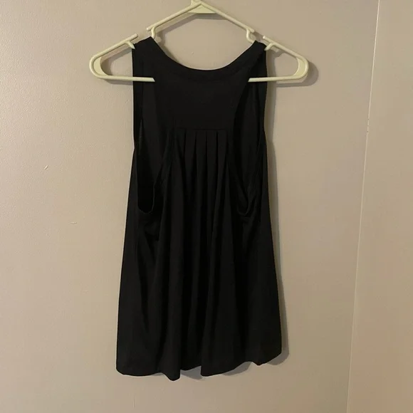 Old Navy Classic Black Tank Top - Picture 2 of 3